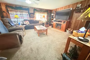 1729 12th Ave SE, Albany, OR 97322 - Photo 2