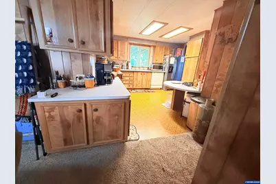 1729 SE 12th Av, Albany, OR 97322 - Photo 6
