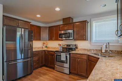 323 Shannon Pl, Lebanon, OR 97355 - Photo 10