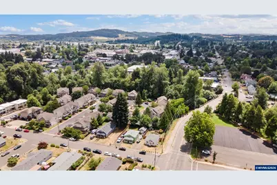 297 SW Walnut Av, Dallas, OR 97338 - Photo 20