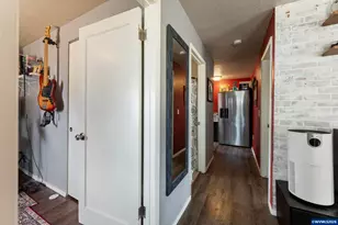 297 SW Walnut Ave, Dallas, OR 97338 - Photo 6