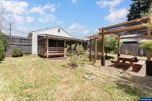 297 SW Walnut Ave, Dallas, OR 97338 - Photo 16