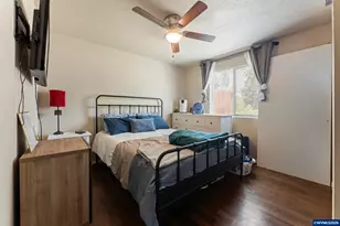 297 SW Walnut Ave, Dallas, OR 97338 - Photo 12