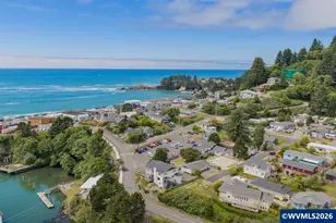 220 SE Hazelton Pl, Depoe Bay, OR 97341 - Photo 34