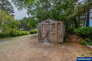 220 SE Hazelton Pl, Depoe Bay, OR 97341 - Photo 24