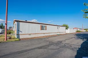 5512 43rd Ave NE, Salem, OR 97305 - Photo 2