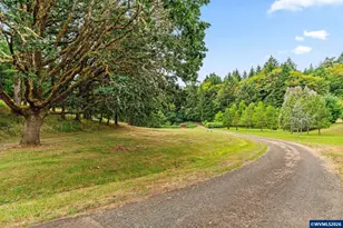 1381 NW Highland Dell Dr, Corvallis, OR 97330 - Photo 2