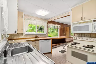 1381 NW Highland Dell Dr, Corvallis, OR 97330 - Photo 16