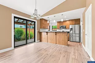 6469 Robin Hood St SE, Salem, OR 97306 - Photo 8