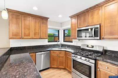 6469 Robin Hood St SE, Salem, OR 97306 - Photo 14