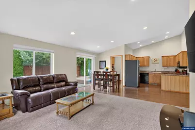 209 Pioneer Dr, Silverton, OR 97381 - Photo 10