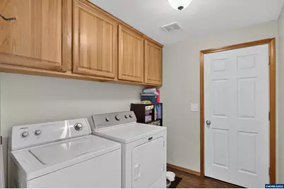 209 Pioneer Dr, Silverton, OR 97381 - Photo 20