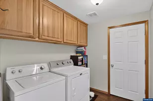 209 Pioneer Dr, Silverton, OR 97381 - Photo 20