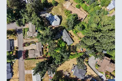 315 Edgewood Dr, Silverton, OR 97381 - Photo 48