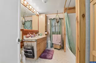 47947 W Commercial St, Oakridge, OR 97463 - Photo 8