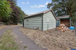 47947 W Commercial St, Oakridge, OR 97463 - Photo 14