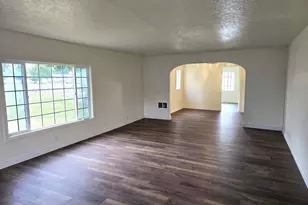 4490 Center St NE, Salem, OR 97301 - Photo 2
