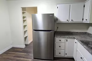 4490 Center St NE, Salem, OR 97301 - Photo 10