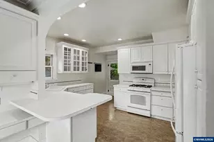 749 Liberty St SE, Salem, OR 97301 - Photo 14