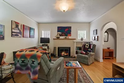 1820 19th St NE, Salem, OR 97301 - Photo 8