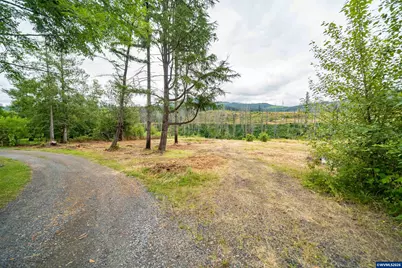 35220 North Santiam Hwy SE, Gates, OR 97346 - Photo 2