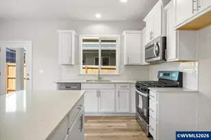 7424 SE Berg Dr, Corvallis, OR 97330 - Photo 10
