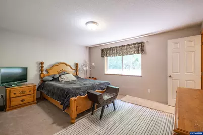 39042 Mount Hope Dr, Lebanon, OR 97355 - Photo 6