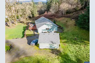 39042 Mount Hope Dr, Lebanon, OR 97355 - Photo 2