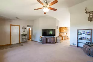 39042 Mt Hope Dr, Lebanon, OR 97355 - Photo 16