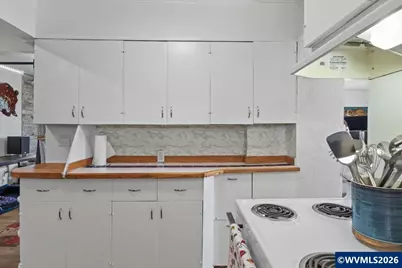 850 Queen Av SW, Albany, OR 97321 - Photo 16