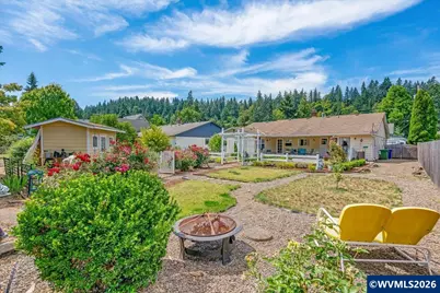 915 Madison St, Silverton, OR 97381 - Photo 42