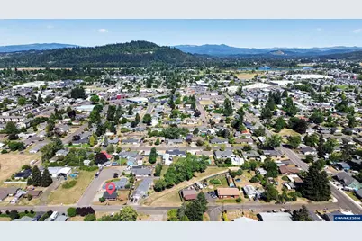 2411 S 6th St, Lebanon, OR 97355 - Photo 10