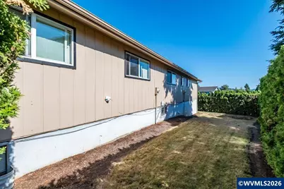 157 NE Fern Ct, Dallas, OR 97338 - Photo 8