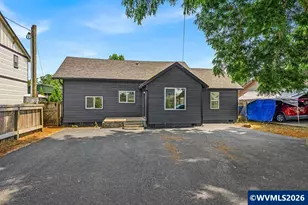 656 Hall St, Woodburn, OR 97071 - Photo 1
