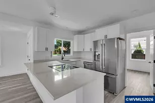 656 Hall St, Woodburn, OR 97071 - Photo 8