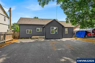 656 Hall St, Woodburn, OR 97071 - Photo 2