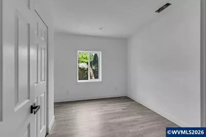 656 Hall St, Woodburn, OR 97071 - Photo 14