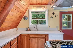 252 S Rock St, Silverton, OR 97381 - Photo 8