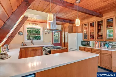 252 S Rock St, Silverton, OR 97381 - Photo 6