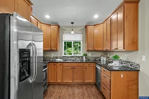 1175 S 8th St, Independence, OR 97351 - Photo 14