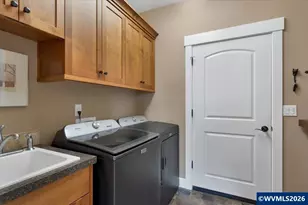 1367 SE Academy St, Dallas, OR 97338 - Photo 24