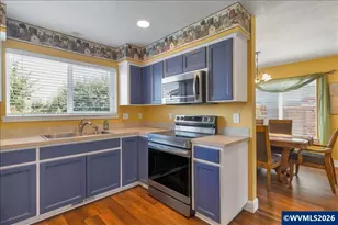 614 NW Heath St, Dallas, OR 97338 - Photo 10