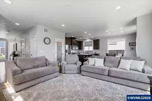 3104 36th Ave SE, Albany, OR 97322 - Photo 2