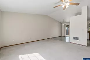 620 McCall Way, Philomath, OR 97370 - Photo 6