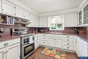 184 NE Gerlinger Ln, Dallas, OR 97338 - Photo 10