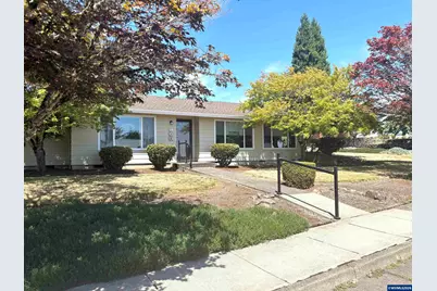 184 NE Gerlinger Ln, Dallas, OR 97338 - Photo 1