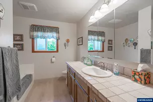 184 NE Gerlinger Ln, Dallas, OR 97338 - Photo 18