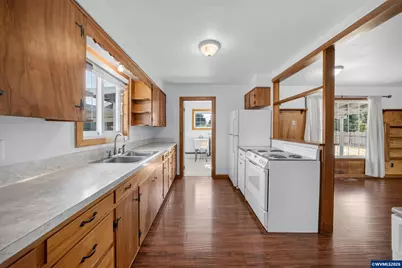 340 N 3rd St, Jefferson, OR 97352 - Photo 32