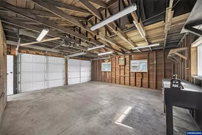 340 N 3rd St, Jefferson, OR 97352 - Photo 16