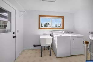 340 N 3rd St, Jefferson, OR 97352 - Photo 34